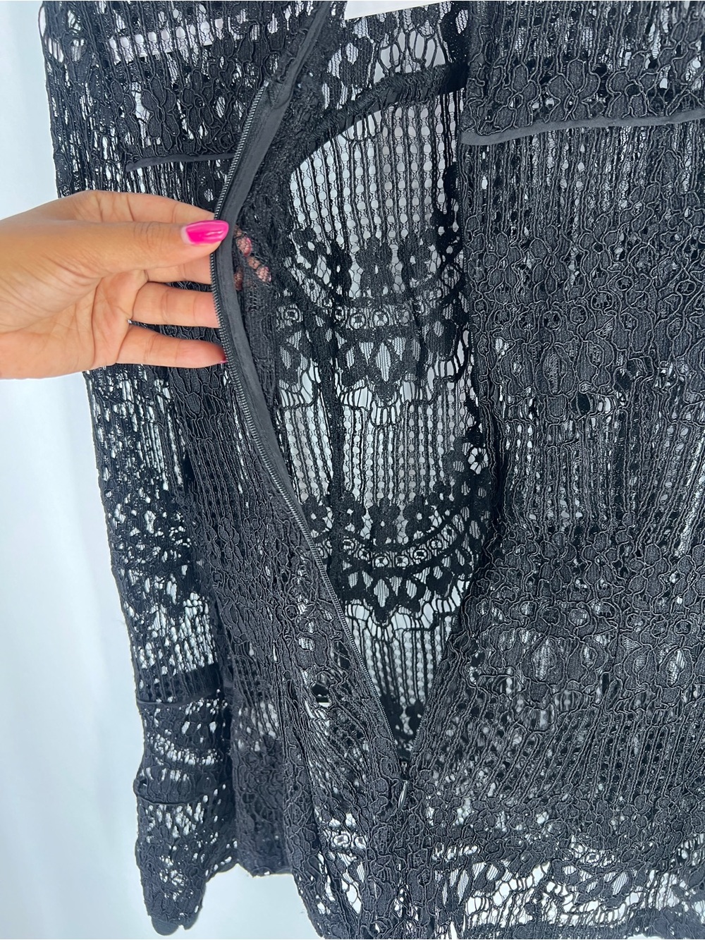N/Nicholas Black Sheer Lace Long Bell Sleeve Blouse Top Size 4 - Picture 12 of 16